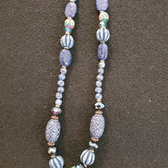 A BEAUTIFUL DENIM LOOK TO THIS SET. 2-PIECE NECKLACE & BRACELET SET. - Picture 7 of 10